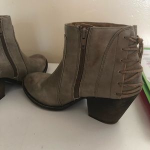 Buckle short boots